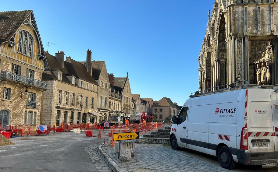 Eiffage Énergie Systèmes reinforces Chartres Urban Area’s drinking water network in the Cathedral Square